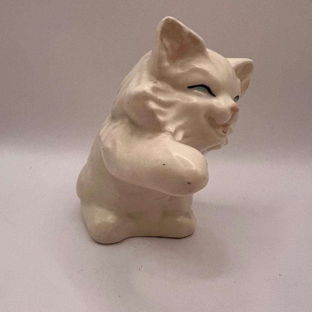 Vintage MCM Ceramic Cat Kitten Figurine White Persian Blue Eyes Adorable 4